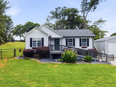 Homes For Sale - 243 Bud Hardy Road<br/> Calhoun, GA 30701