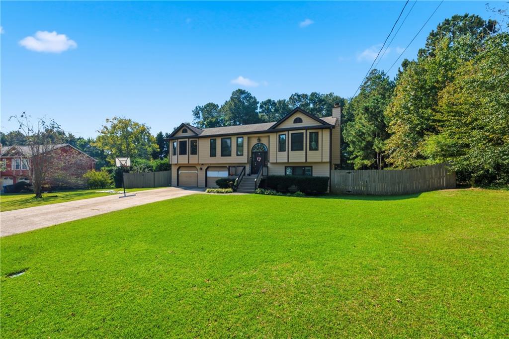 1490 Chalet Circle