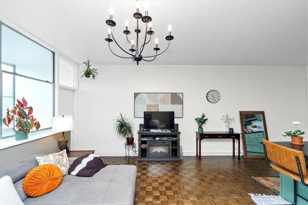 3060 Pharr Court North NW 423