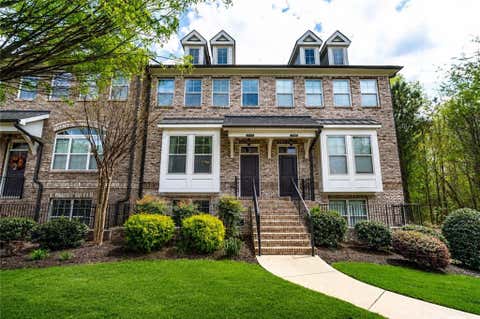 Townhouse For Sale - 7970 Willoughby Court<br/> Alpharetta, GA 30005