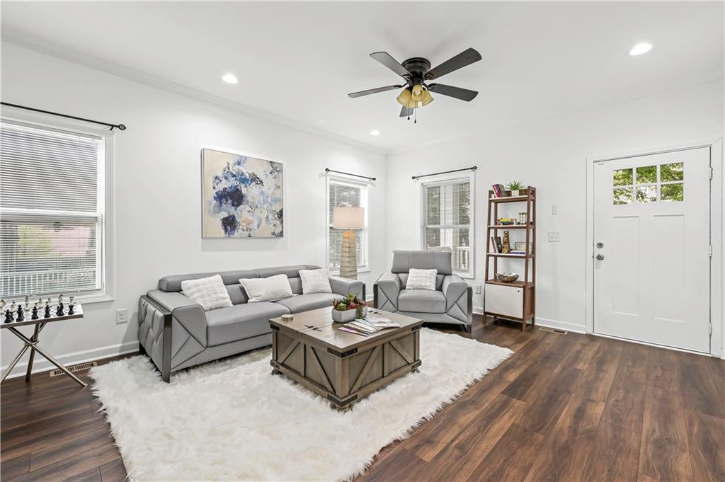 1986 Memorial Drive SE