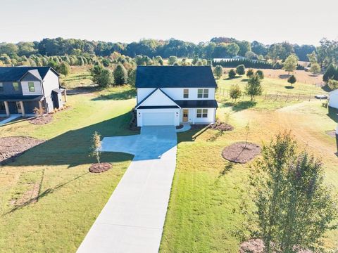 A home in Dacula