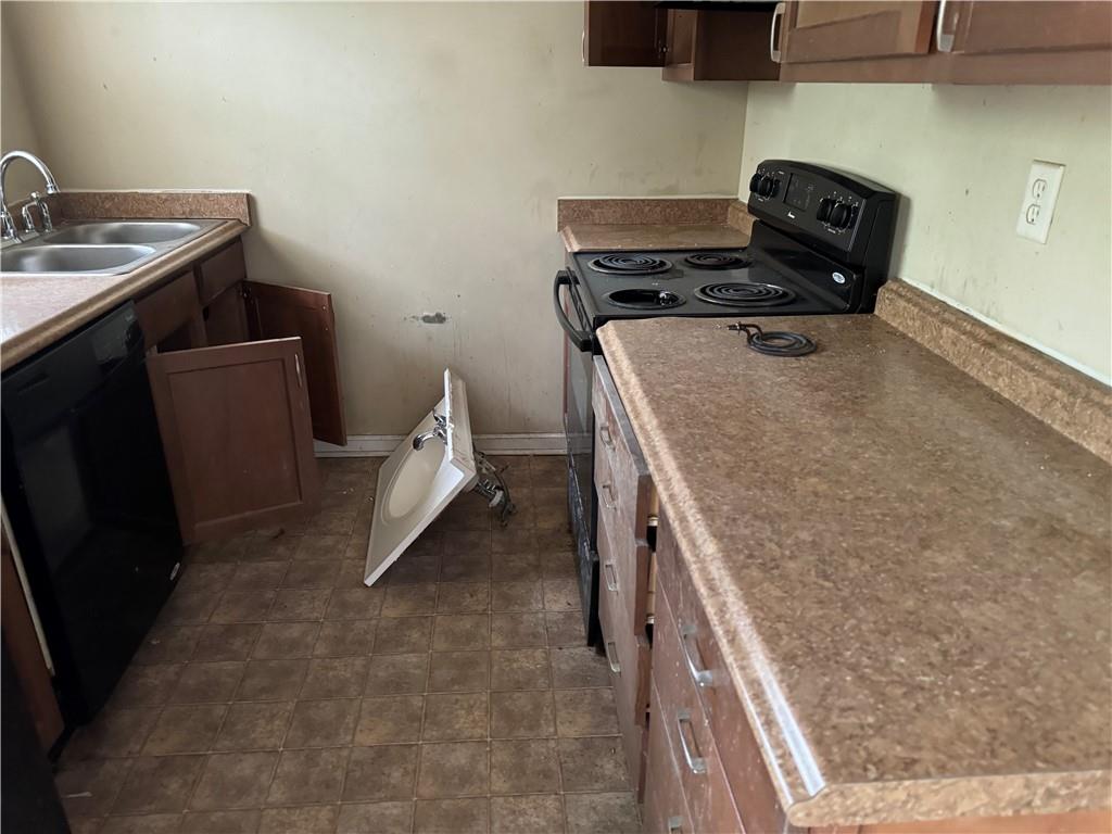 6127 Pinegrove Road, Riverdale, Georgia image 3