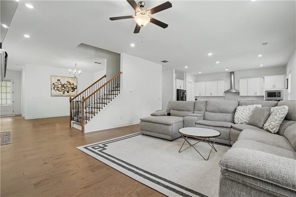 2812 Girard Lane