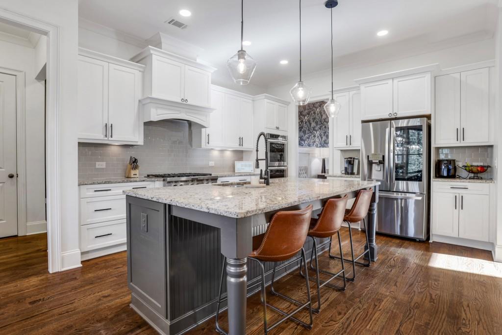 3183 Parkridge Crescent