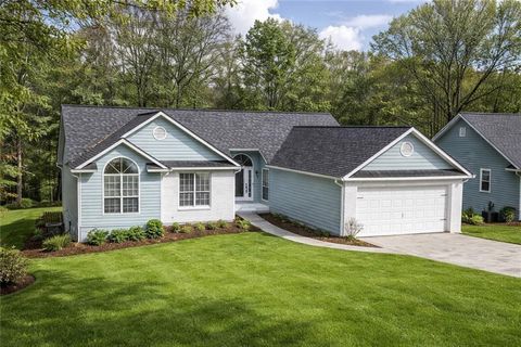 Homes For Sale - 1515 Smoke Hill Drive<br/> Hoschton, GA 30548