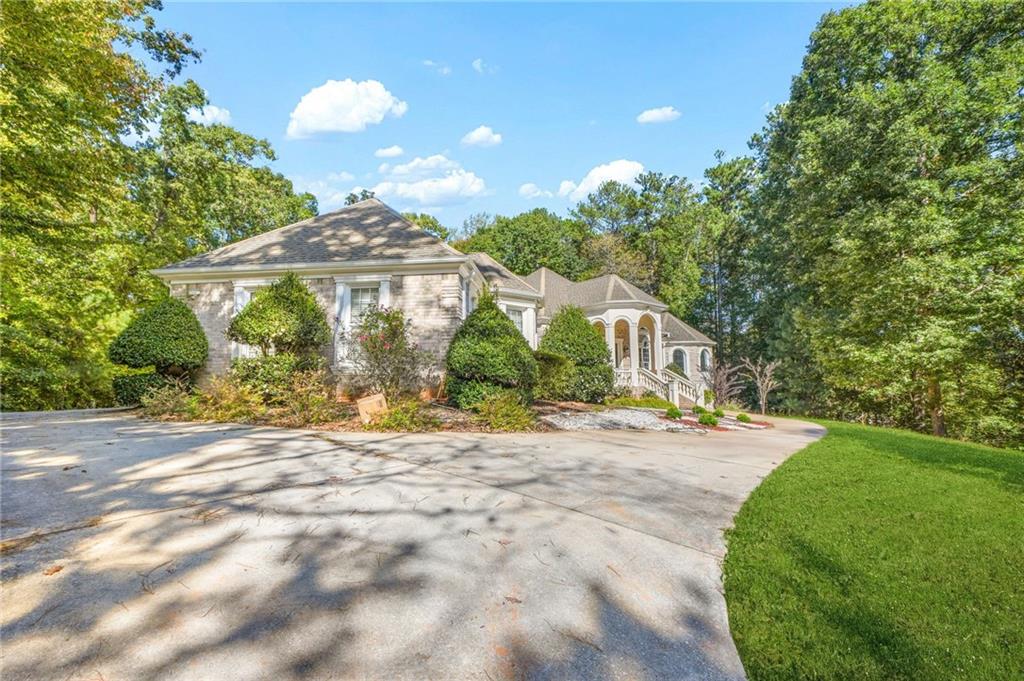 1565 Mountain Shadow Trail