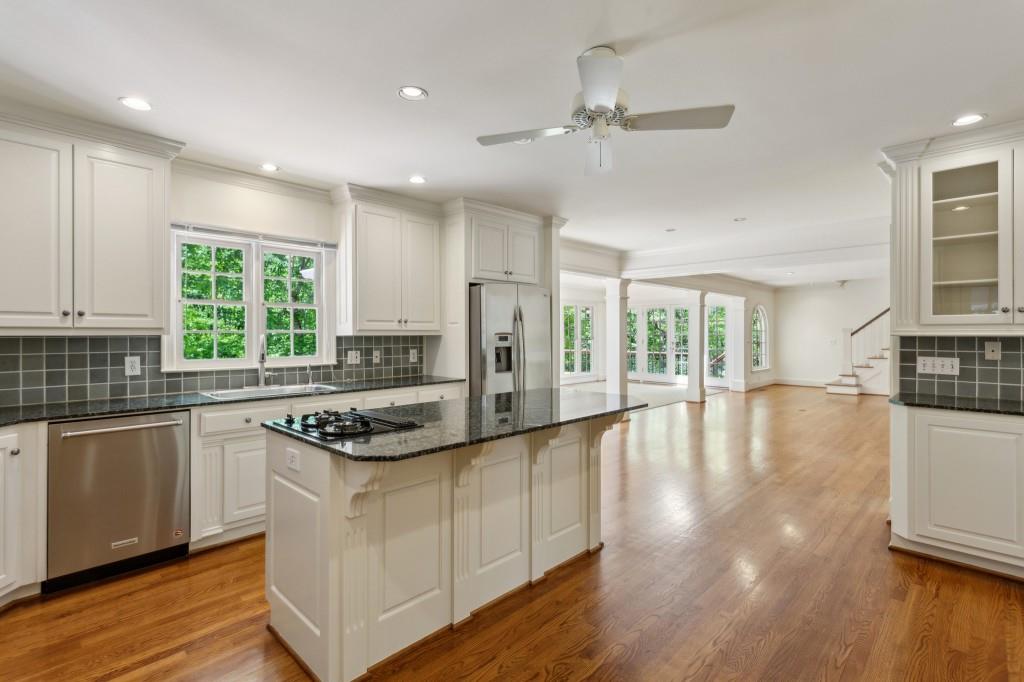 3672 Haddon Hall Road, Atlanta, Georgia image 18