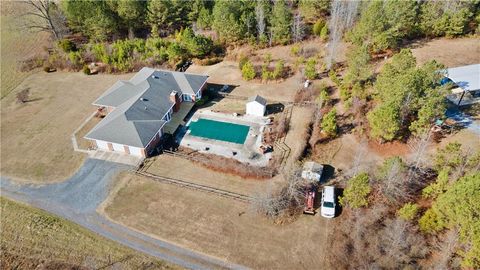 A home in Adairsville