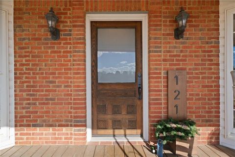 A home in Adairsville