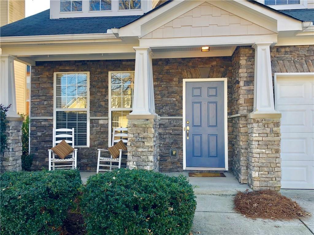 1423 Lady Slipper Court NW