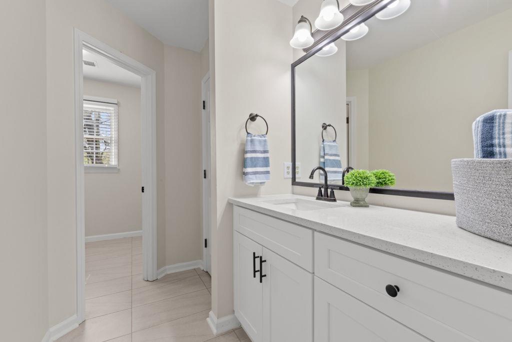 2611 Rock Point Lane, Snellville, Georgia image 38