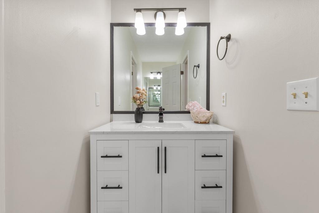 2611 Rock Point Lane, Snellville, Georgia image 29
