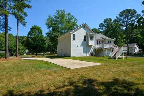 A home in Dawsonville