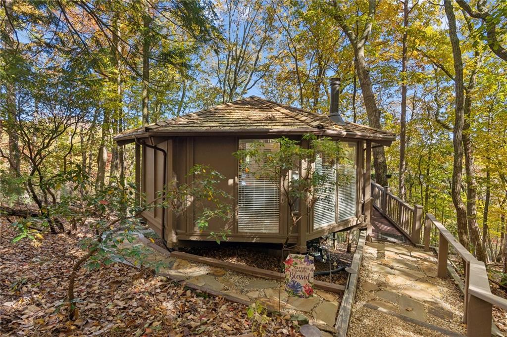 101 Treetopper Circle