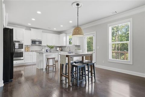 Homes For Sale - 3860 Grandview Manor Drive<br/> Cumming, GA 30028