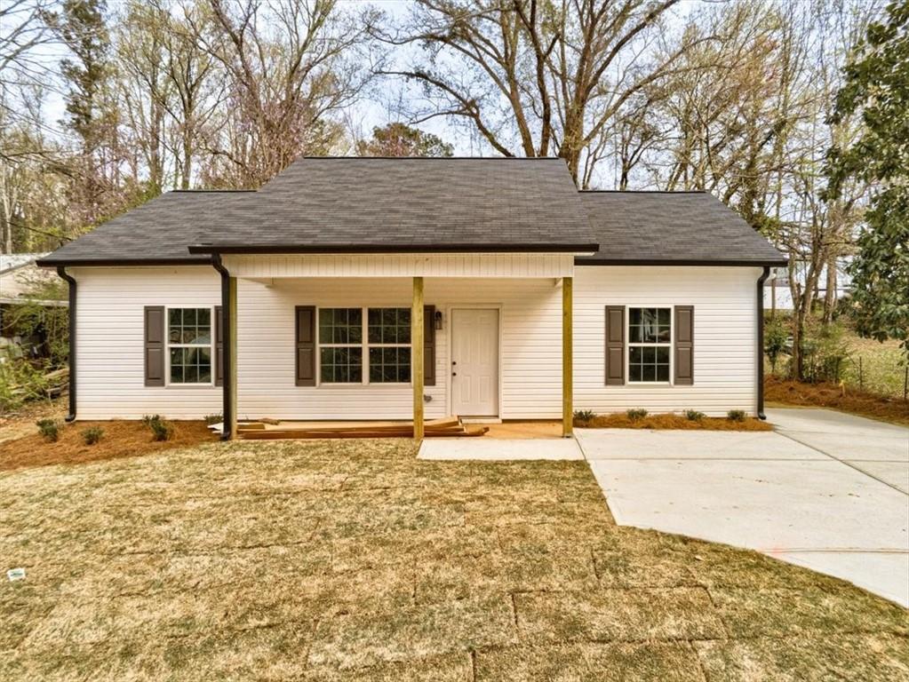 New Construction Ranch Home! Located on a private 2.25-acre lot not in a neighborhood! Three bedrooms and two full baths! Open Great room features a vaulted ceiling! LVP Hardwood Flooring in the Living room, Dining Room, Kitchen, Laundry, Hallway and Both Full Baths! Bright Kitchen features White Shaker Cabinets with crown molding and a Stainless-Steel Appliance Package which includes a smooth top stove, dishwasher and a microwave vent hood! Split Bedroom Plan! Master Bedroom features a walk-in closet, and the Master Bath features a separate stand-up shower! Smooth 9 ft ceilings throughout with vaulted great room and dining room! Exterior is low maintenance vinyl siding and features a covered front porch and a back patio!
*** Photos in the listing are from a previous build*** This home is under construction*** Estimated completion date is end of Aug to mid Sept.