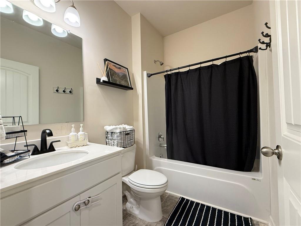 5996 Screech Owl Drive, Flowery Branch, Georgia image 3