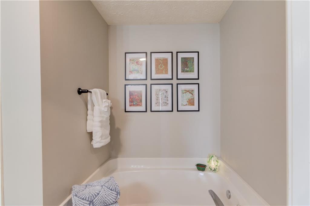 6307 Shoreview Circle, Flowery Branch, Georgia image 19