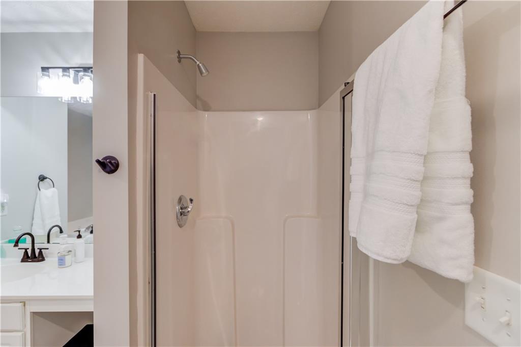 6307 Shoreview Circle, Flowery Branch, Georgia image 18