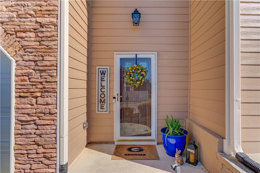 6307 Shoreview Circle, Flowery Branch, Georgia image 3