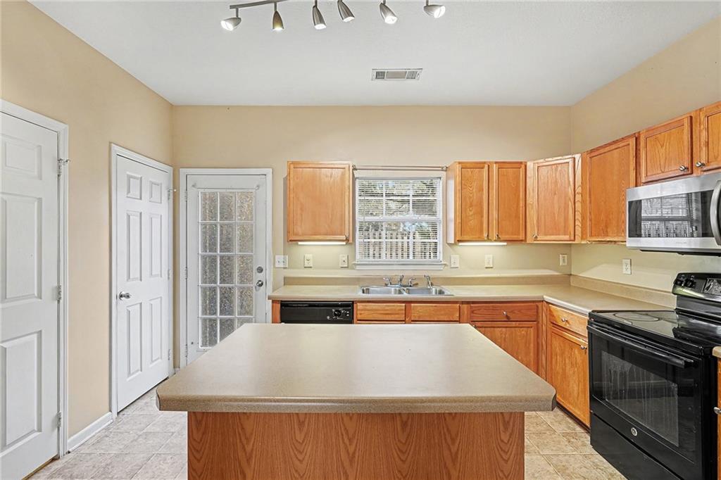 2161 Del Lago Circle NW