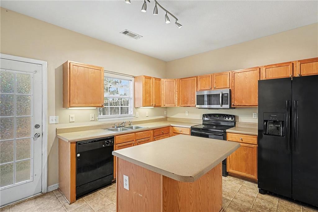 2161 Del Lago Circle NW