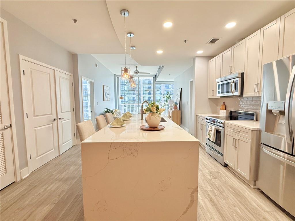 855 Peachtree Street NE 1709
