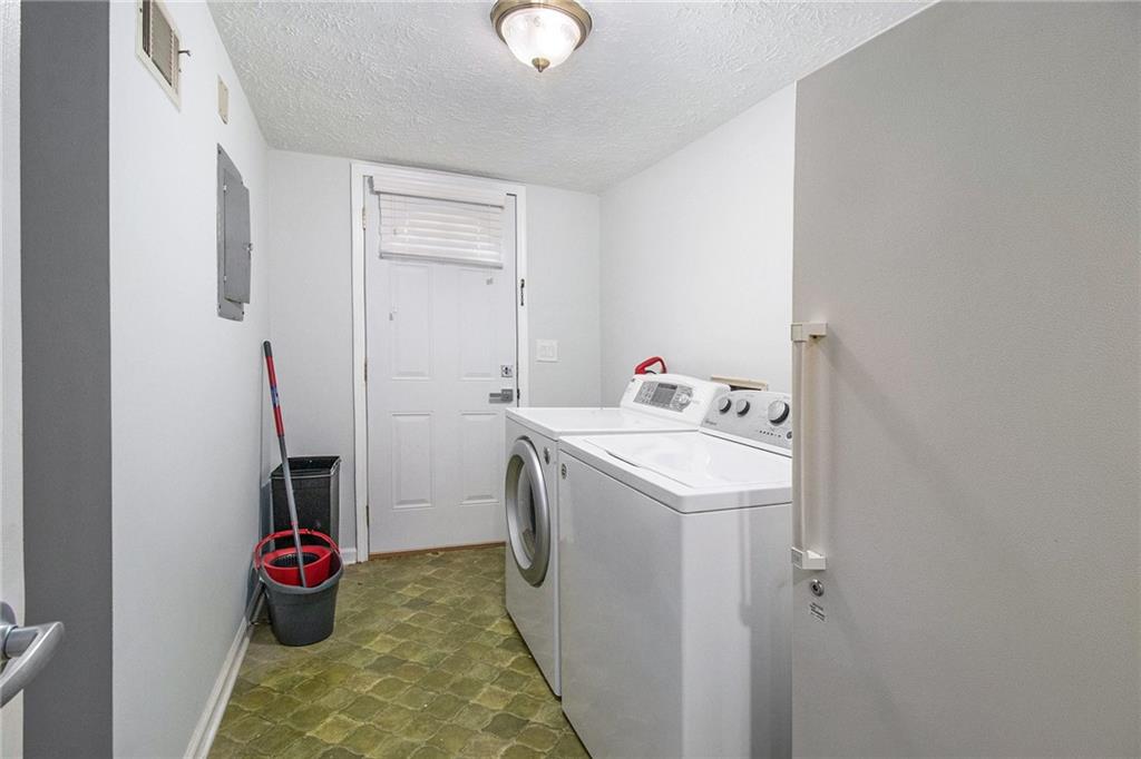 3221 Goldenchain Drive, Lithonia, Georgia image 23