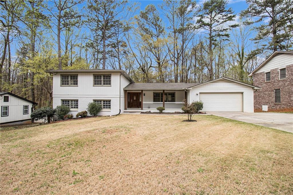 3221 Goldenchain Drive, Lithonia, Georgia image 1