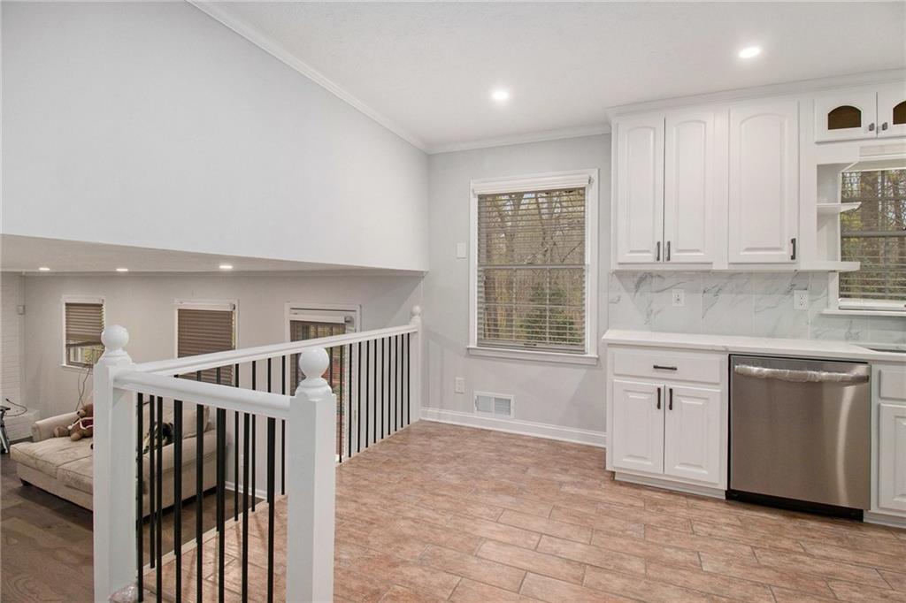 3221 Goldenchain Drive, Lithonia, Georgia image 7