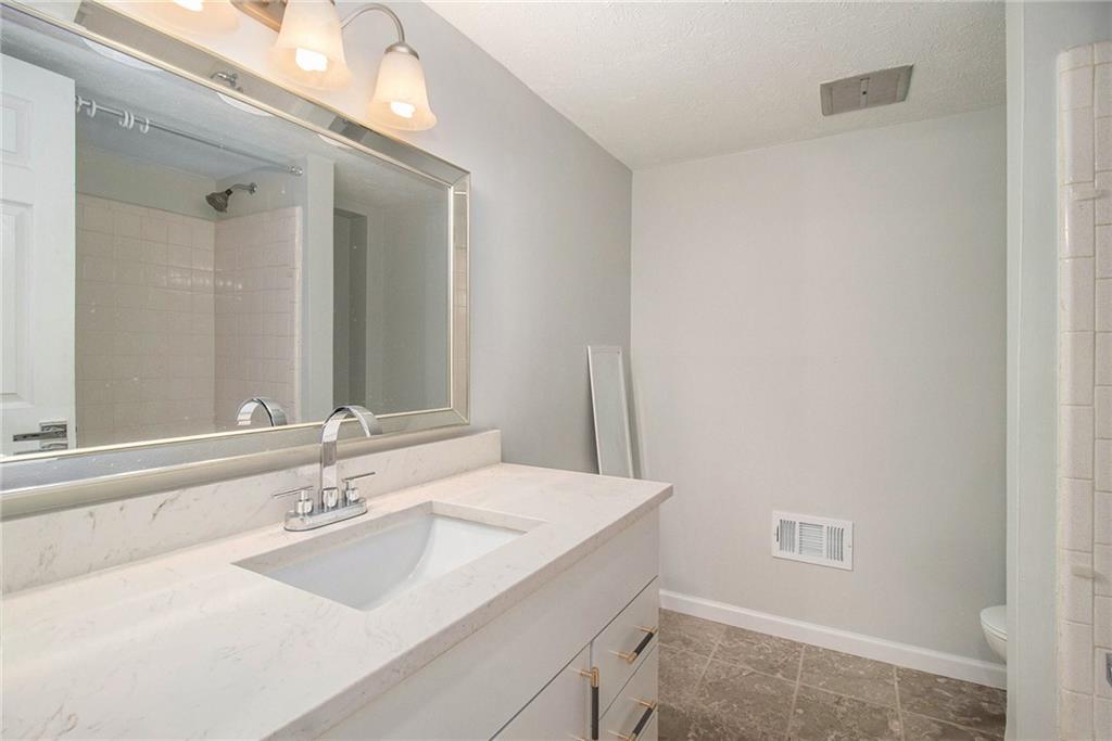 3221 Goldenchain Drive, Lithonia, Georgia image 22