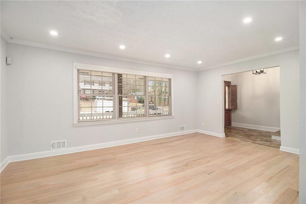 3221 Goldenchain Drive, Lithonia, Georgia image 3