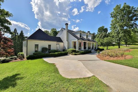 A home in Flowery Branch