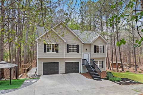 Homes For Sale - 1781 Mitzi Court<br/> Duluth, GA 30097