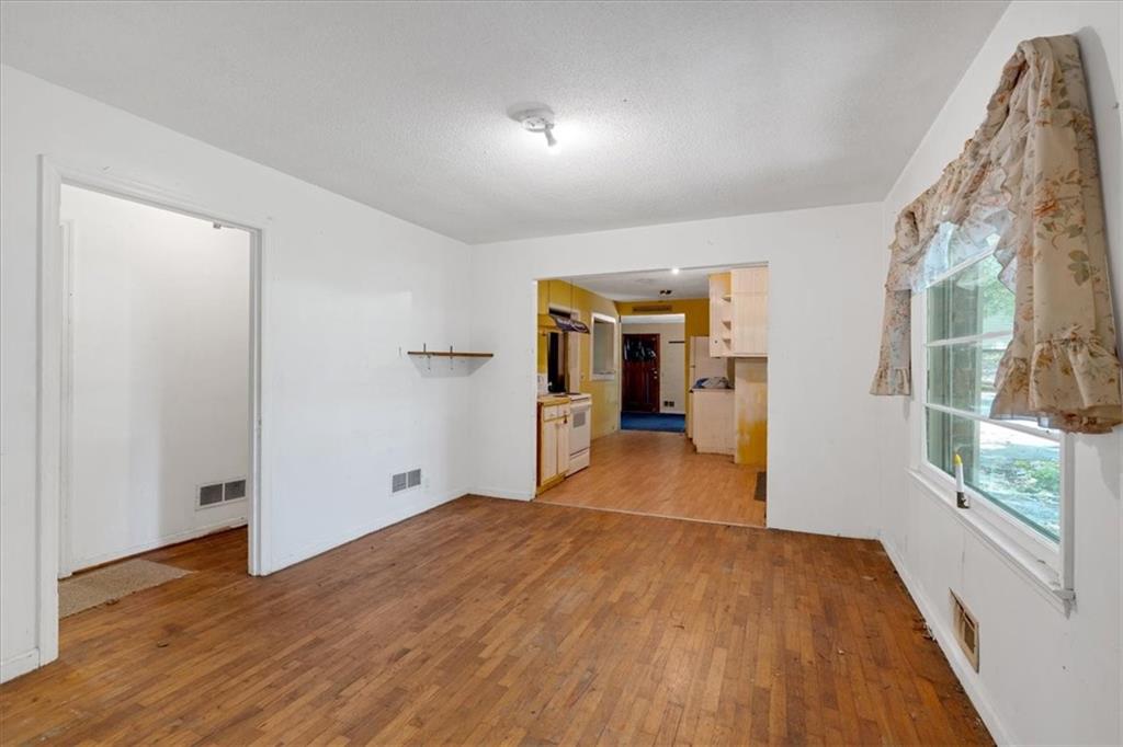 8587 Cumming Highway SE