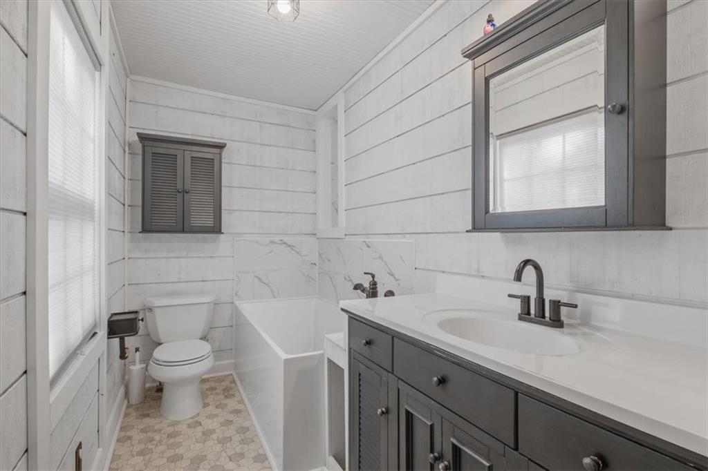 1491 Booze Mountain Road SE