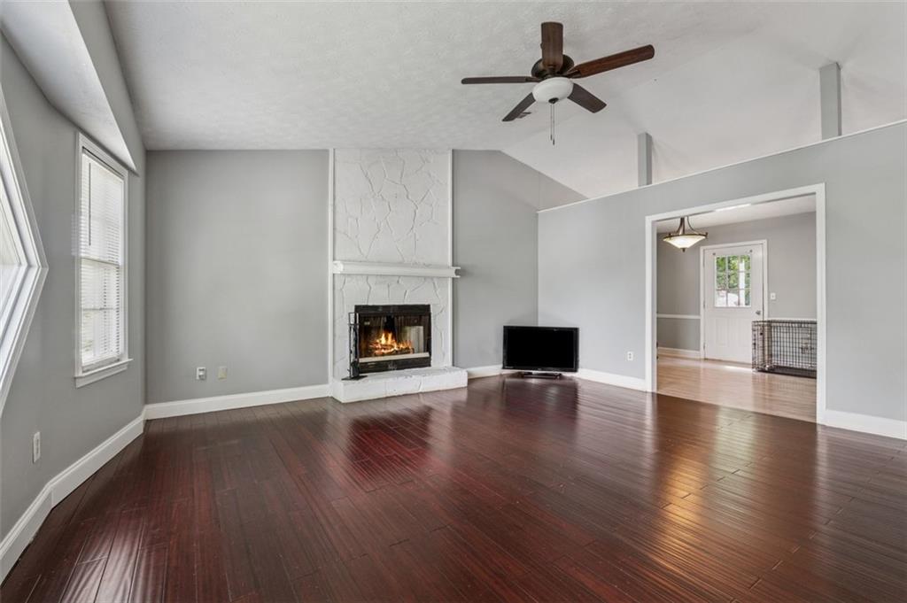 185 Hickory View Drive, Lawrenceville, Georgia image 6