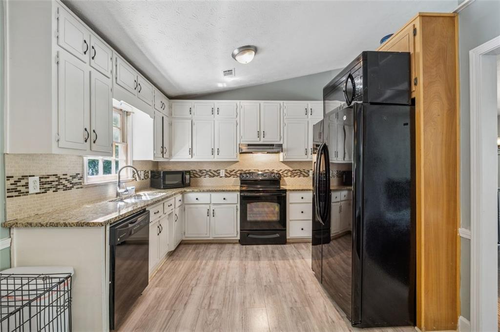 185 Hickory View Drive, Lawrenceville, Georgia image 7
