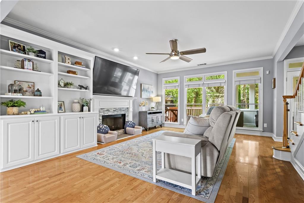 2462 Chestnut Landing