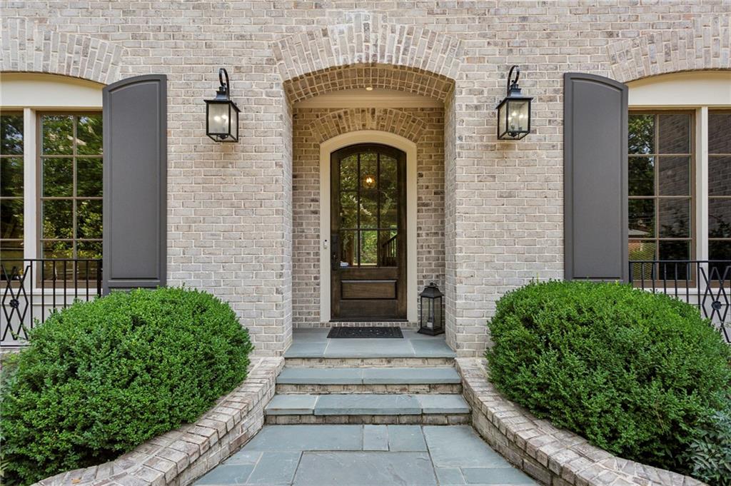 2115 Howell Mill Road NW
