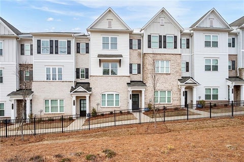 Townhouse For Sale - 3322 Cranston Lane<br/> Kennesaw, GA 30144