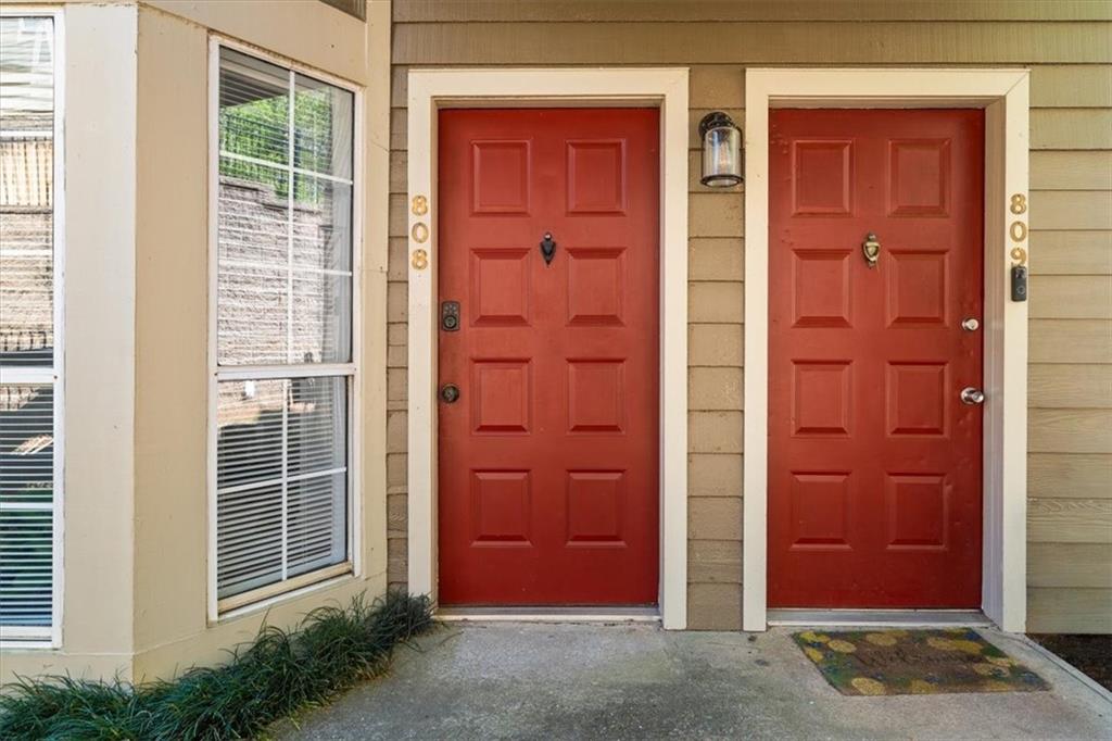 808 Riverview Drive SE