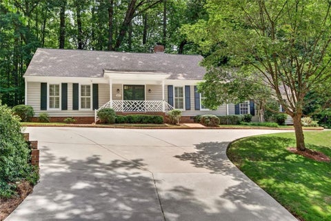 Homes For Sale - 1855 Bedfordshire Court<br/> Dekalb County, Decatur, GA 30033