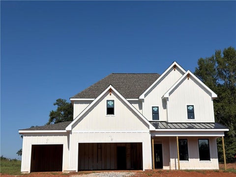 Homes For Sale - 1020 Goldfinch Trail<br/> Winder, GA 30680