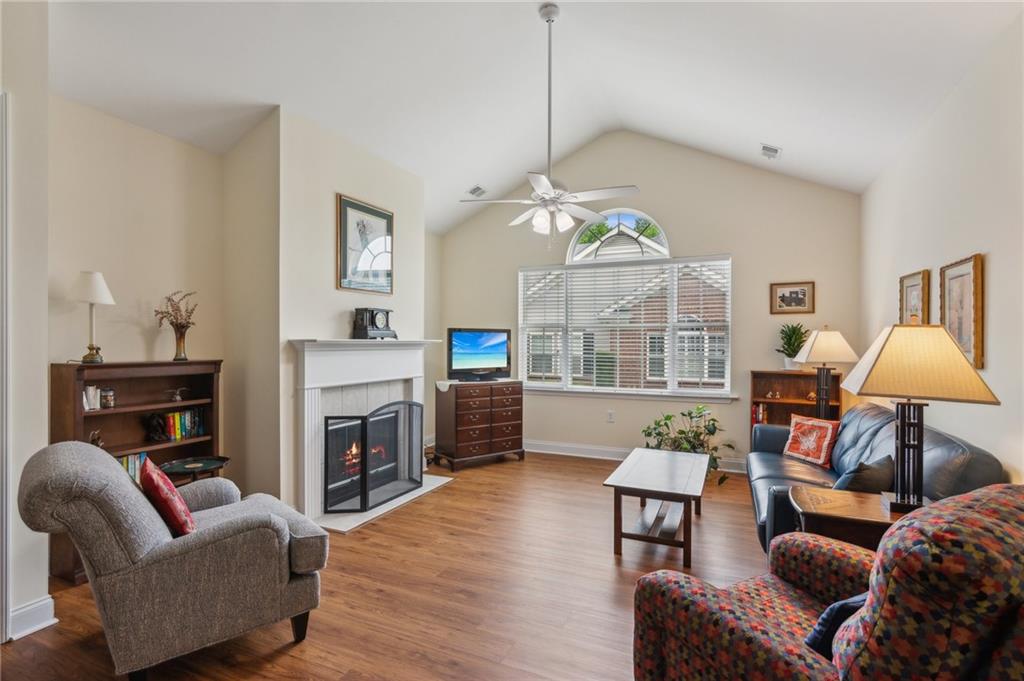 2565 Grapevine Circle 103