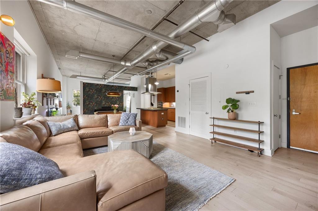 206 11th Street NE 402