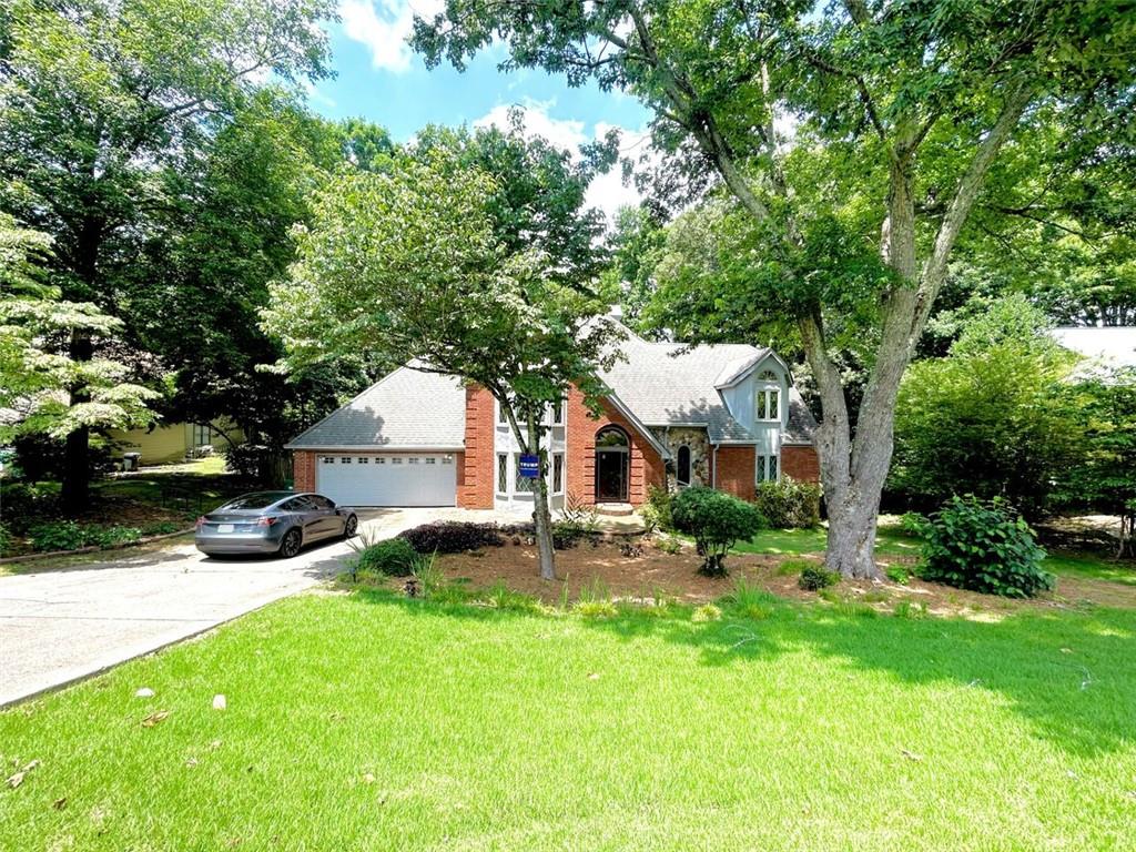 Investor Special – Value-Add Opportunity in Prime Peachtree Corners!
This fixer-upper is a rare find in a high-demand area just minutes from The Forum and Downtown Duluth. Sitting on a solid lot with great bones, this property features a full basement—partially finished with a built-in mini bar—and offers the potential to add a second bedroom, significantly increasing resale or rental value.
The main level upstairs includes a large primary bedroom with vaulted ceilings and a fireplace, plus a private pool that adds entertainment appeal. Whether you’re looking to flip or buy-and-hold, this home is packed with upside potential in one of Gwinnett’s most desirable pockets.
ARV upside is strong with similar renovated homes selling for top dollar.
Bring your contractor and your vision—this one won’t last!