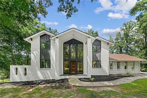Homes For Sale - 1113 Honeysuckle Drive<br/> Canton, GA 30114