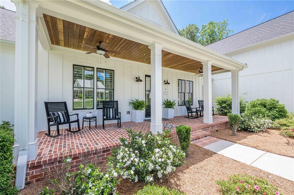 124 White Oak Trail